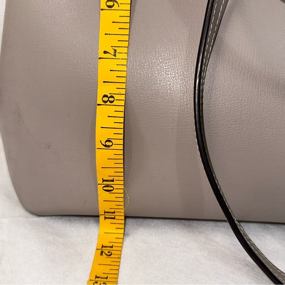 Large Coach tote bag in EUC Grey - Picture 9 of 12